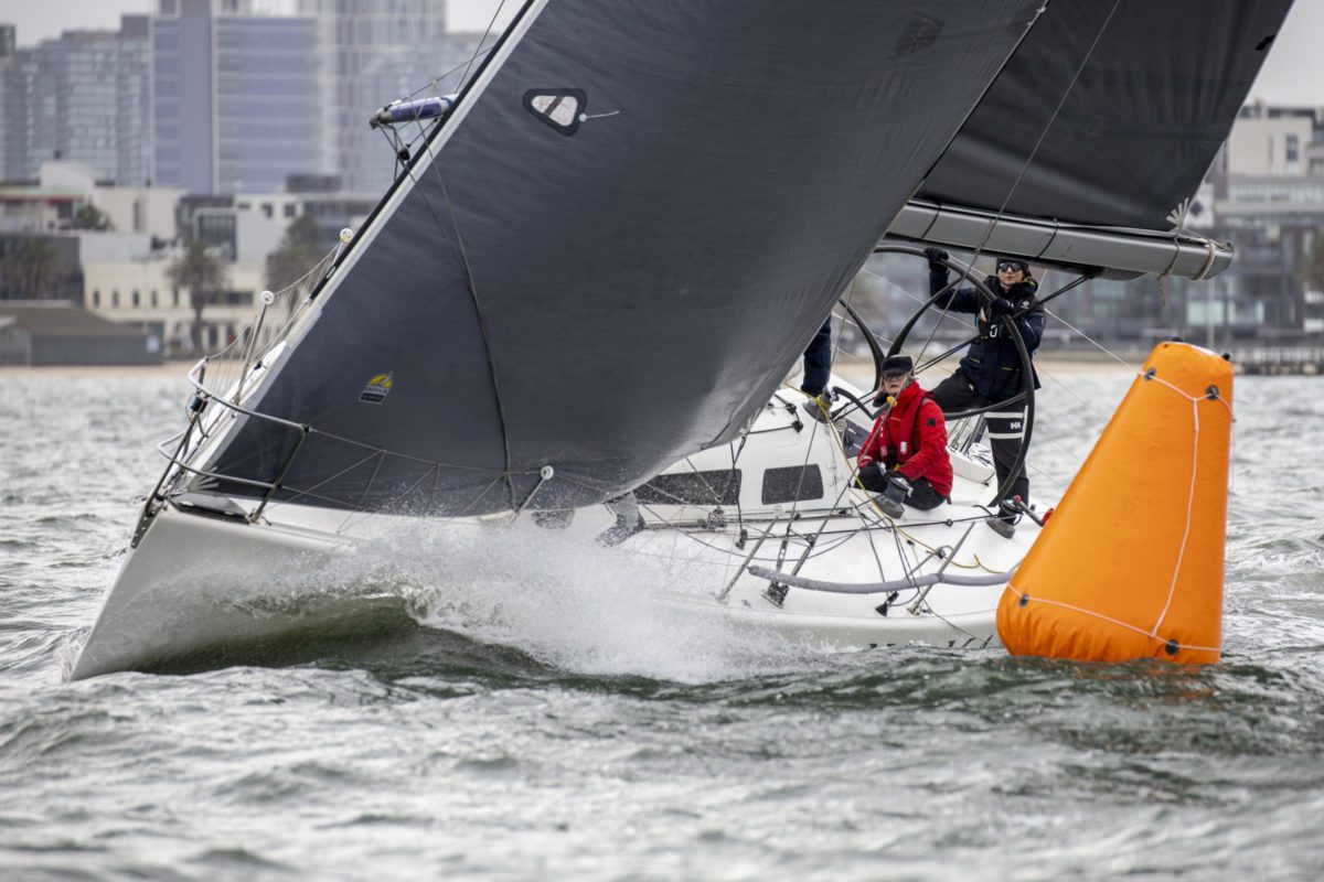 yacht race today melbourne time